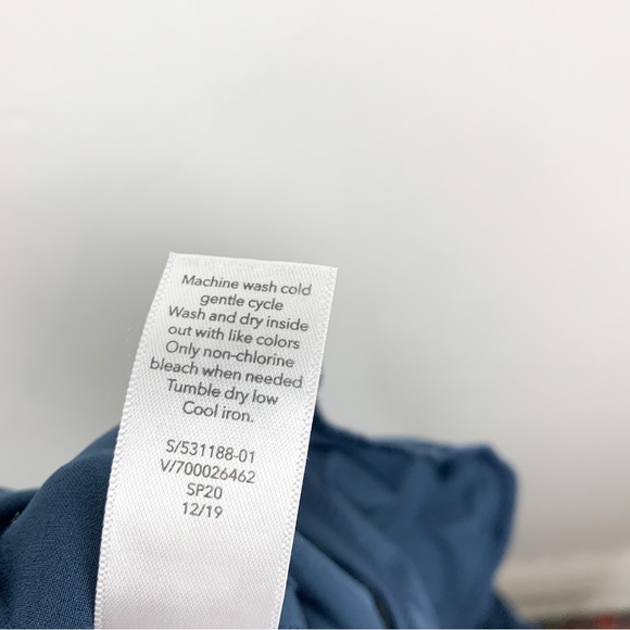 Athleta Women’s Blue Unbound Athleisure Jumpsuit Sz MT - Picture 13 of 13